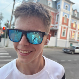 Арсений Желтов