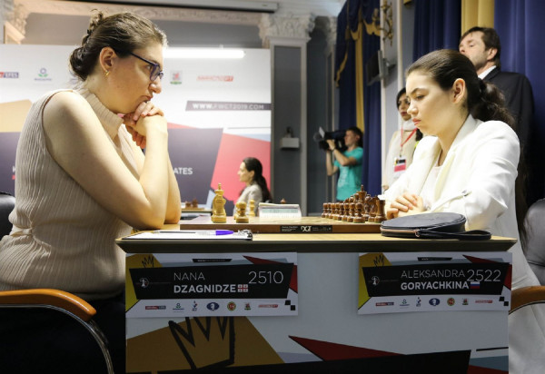 Александра Горячкина отрывается от преследователей…