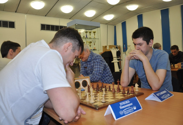 Команды «Останкино» и «Лукойла» провели товарищеск…