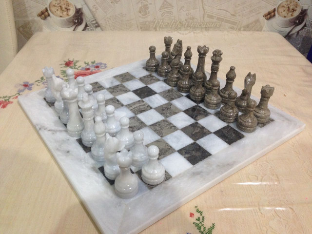 Шахматы из оникса